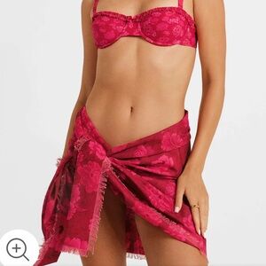 NWT Blackbough Keisha Frayed Sarong